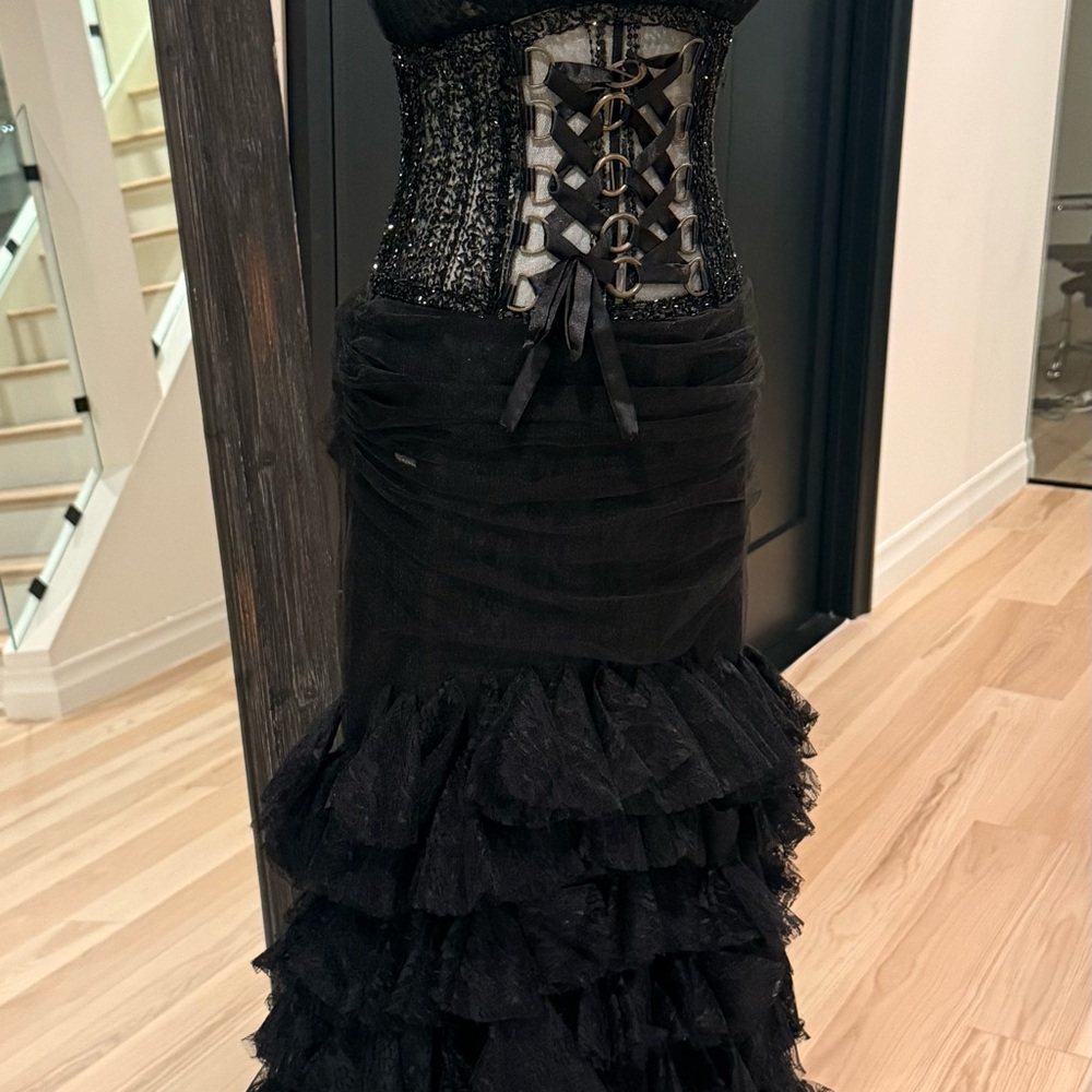 Bicici Cream and Black Garment